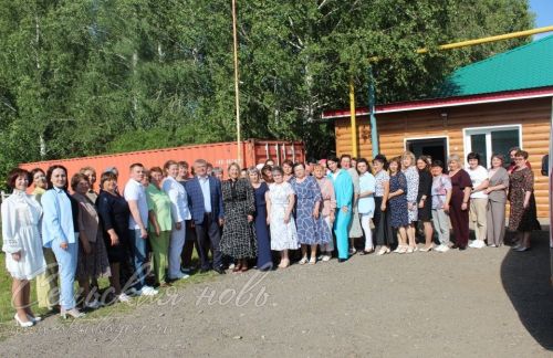 Аксубаевский КЦСОН «Нежность» отметил профессиональный праздник