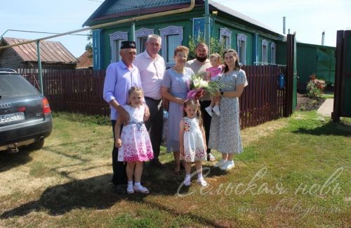 Күп балалы ана хезмәттә һәрвакыт алдынгылар сафында була