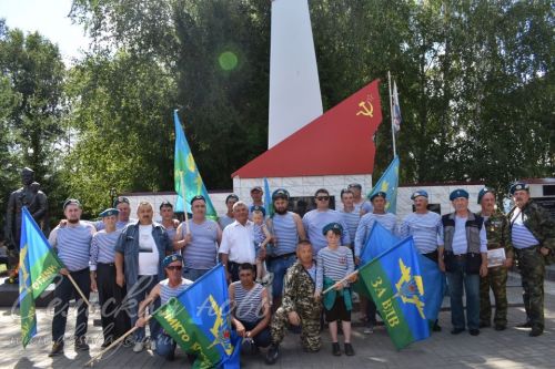 В Аксубаеве «голубые береты» отметили День ВДВ