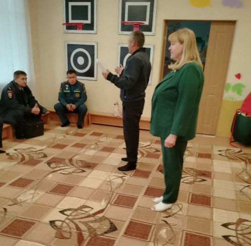 Район балалар бакчасында террорчылыкка каршы якланыш буенча өйрәнүләр узды