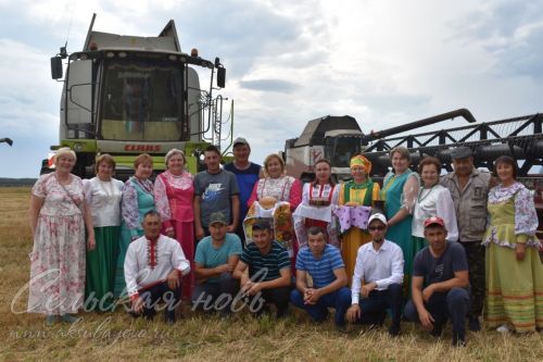 В Аксубаевском районе лучшие на жатве получили награды