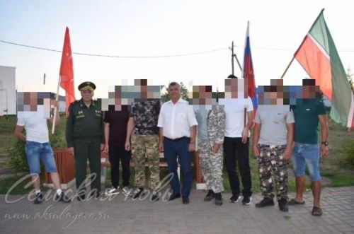 Аксубай районы җитәкчесе мобилизацияләнгән якташлар белән очрашты