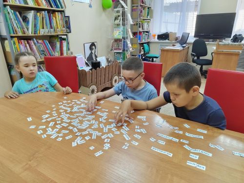 Аксубай китапханәсендә балалар әдәбиятны интеллектуаль уеннар аша беләләр