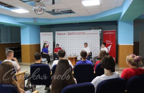 Беренчеләр хәрәкәте” вәкилләре Аксубай районы башлыгы белән очрашу оештырдылар