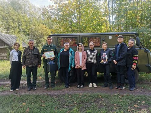 Аксубаевские школьники увидели, как выращивают будущий лес