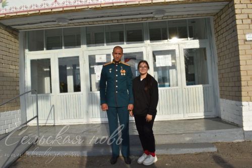 Герой России танкист Расим Баксиков посетил историческую родину
