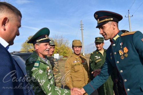 Герой России танкист Расим Баксиков посетил историческую родину
