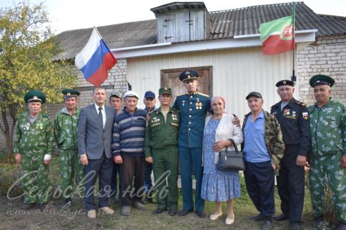 Герой России танкист Расим Баксиков посетил историческую родину