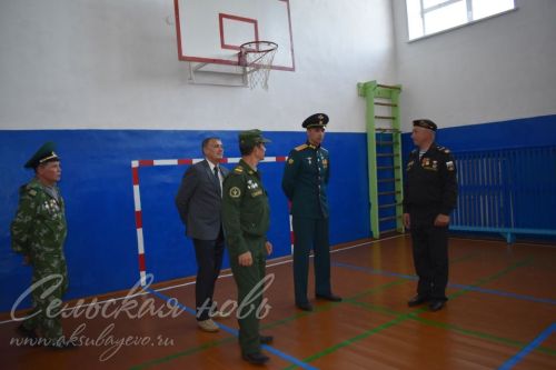 Герой России танкист Расим Баксиков посетил историческую родину
