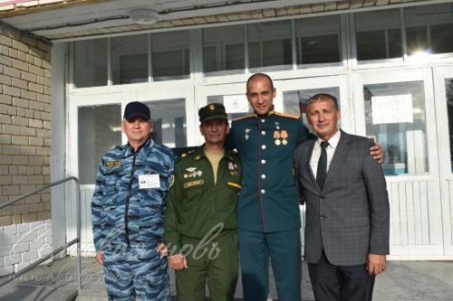 Герой России танкист Расим Баксиков посетил историческую родину