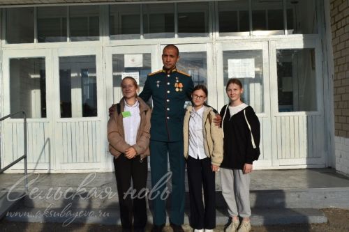 Герой России танкист Расим Баксиков посетил историческую родину