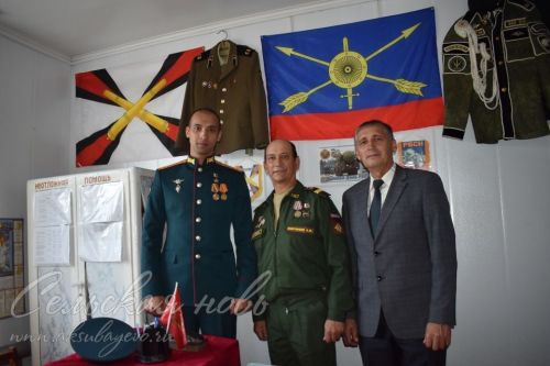 Герой России танкист Расим Баксиков посетил историческую родину