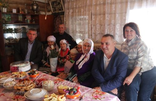 С благодарностью восприняла 95- летний ветеран поздравление Президента России