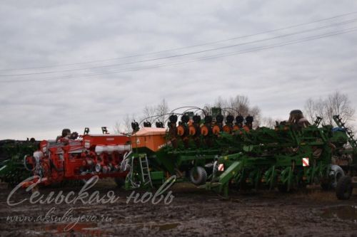 В Аксубаевском районе сельхозтехника уходит на зимние квартиры