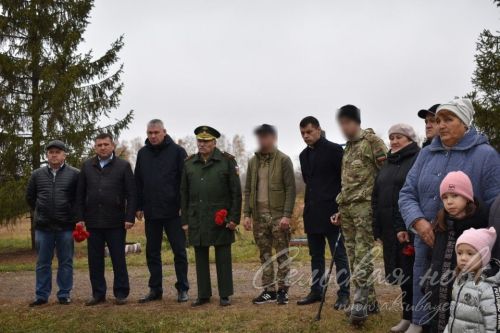 В Аксубаевском районе открыли мемориальную доску участнику СВО