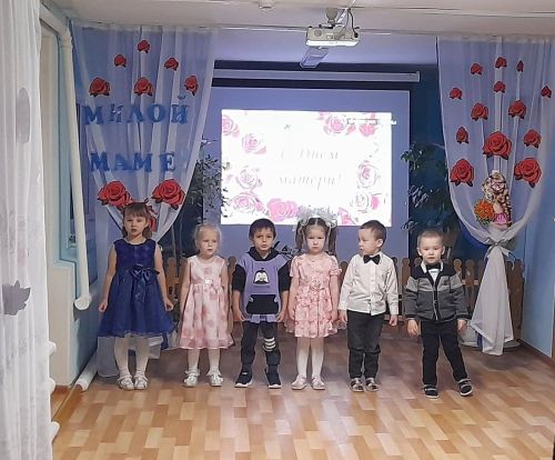Район мәктәпләрендә Әниләр көненә багышланган бәйрәмнәр узды