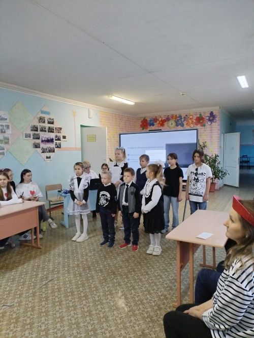 Район мәктәпләрендә Әниләр көненә багышланган бәйрәмнәр узды