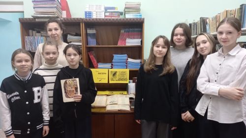 Район мәктәпләрендә Әниләр көненә багышланган бәйрәмнәр узды