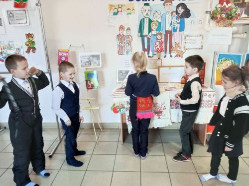 Аксубай укучылары чуаш чигүе турында белделәр