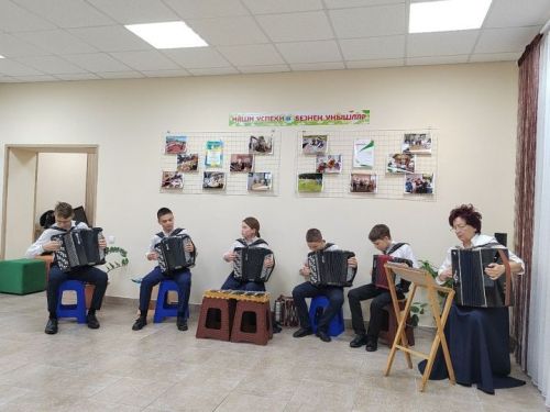 «Аксубай егетләре» ветераннарга концерт бүләк иттеләр