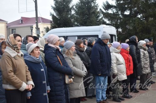 Аксубайда Россия һәм Татарстан әләмнәре күтәрелде