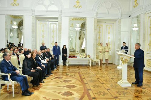 Раис Татарстана Рустам Минниханов вручил жителям республики государственные награды за вклад в развитие институтов гражданского общества