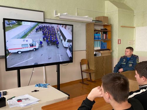 Аксубаевские школьники узнали о поступлении в ВУЗы МЧС России