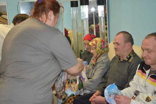 Аксубаевские ветераны получили подарки от благотворителей