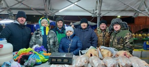 Аксубайлылар казанлыларны иң яхшы товарлар һәм җырлар белән сөендерделәр