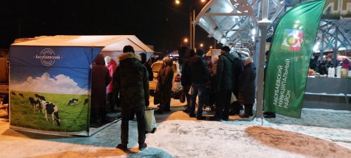 Аксубайлылар казанлыларны иң яхшы товарлар һәм җырлар белән сөендерделәр