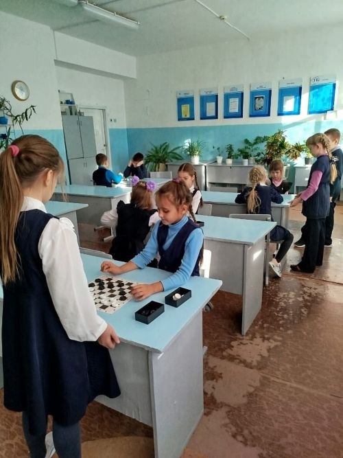 Фән атналыгында авыл мәктәбендә интеллектуаль уен узды
