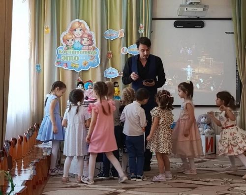 В финале конкурса соревновались шесть воспитателей
