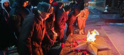 Активисты Движения первых и Форпоста района почтили Память Неизвестного солдата