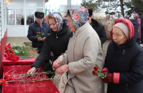 В  Старых Киязлах открыли гранитные доски в память о погибших в зоне спецоперации