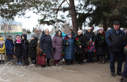 В  Старых Киязлах открыли гранитные доски в память о погибших в зоне спецоперации
