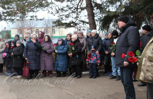 В  Старых Киязлах открыли гранитные доски в память о погибших в зоне спецоперации