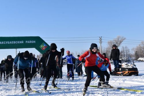 В Аксубаевском районе на «Лыжню России 2024» встали более 2000 любителей спорта