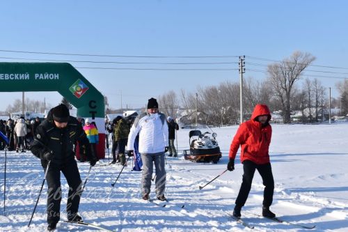 В Аксубаевском районе на «Лыжню России 2024» встали более 2000 любителей спорта