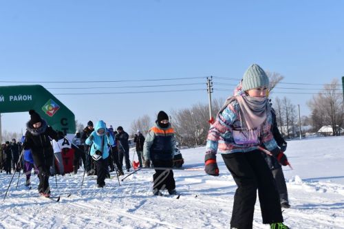 В Аксубаевском районе на «Лыжню России 2024» встали более 2000 любителей спорта
