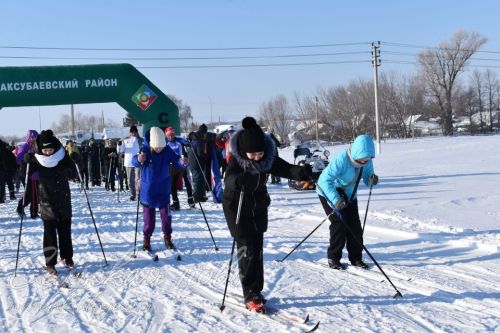 В Аксубаевском районе на «Лыжню России 2024» встали более 2000 любителей спорта