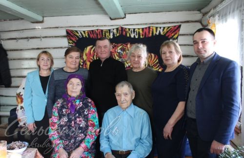 Туксан яшендә дә авыл остасының куллары эш коралы сорый
