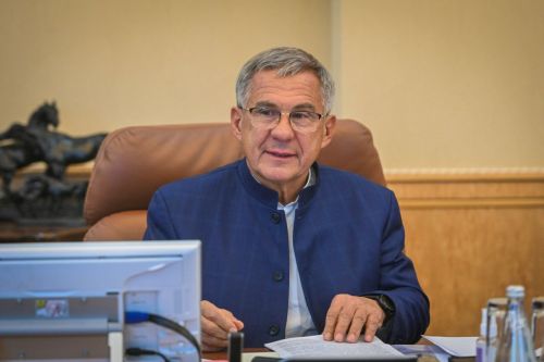 Рустам Минниханов поздравил жителей Республики