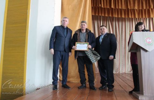 Яңа Ибрайда җирле үзидарә органына кискен мәсьәләләрне хәл итәргә ветераннар ярдәм итә