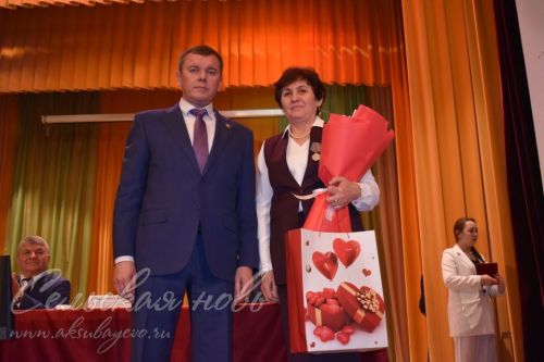 Специалист по кадрам удостоилась медали «За доблестный труд»