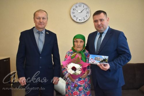 Заменила маму четверым сыновьям вдовца