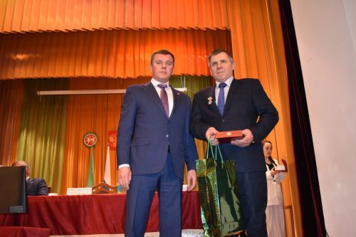 Аксубай ветеринары атказанган исемен алды