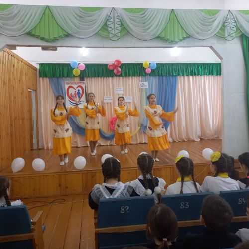 В сельской школе дали старт Году семьи