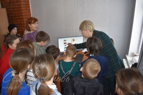 Тәрбиягә алган гаиләләрдәге балалар Аксубай редакциясендә кунакта булдылар