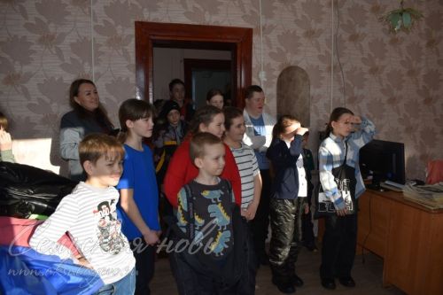 Тәрбиягә алган гаиләләрдәге балалар Аксубай редакциясендә кунакта булдылар
