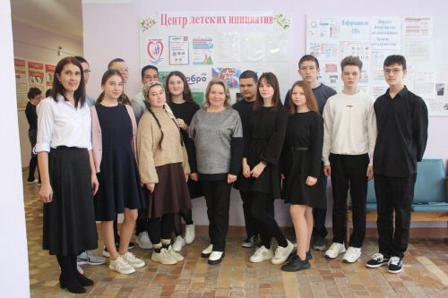 Киңәшчеләрнең муниципаль координаторы Иске Ибрай мәктәбендә балалар инициативалары үзәгендә булды
